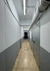 Local commercial à Carrer de barcelona 3. Trasteros en venta en el prat de llobregat