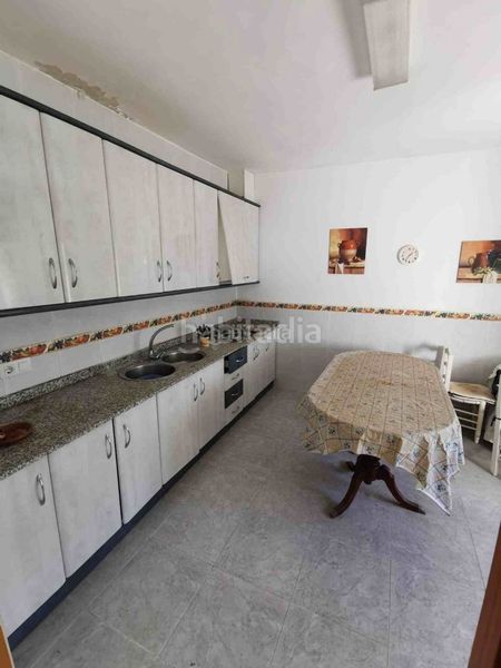 Foto b9842e8d-2069-4bc5-b481-00214f51e204. Semi detached house in calle granada 1 in Cortes de Baza