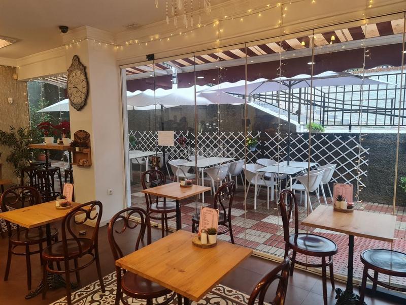 Foto 9ffe5398-0e75-443e-9c97-1a44a1b3a533. Local comercial en calle los naranjos 1 cafeteria en traspaso en Marbella
