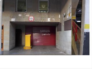 Miete Autoparkplatz in Carrer de sant pere d'abanto 4. Plaza garaje en st pere d´abanto, 4  esq. gran via