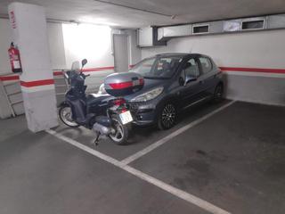 Autoparkplatz in Carrer de sants 224. Vendo parking grande