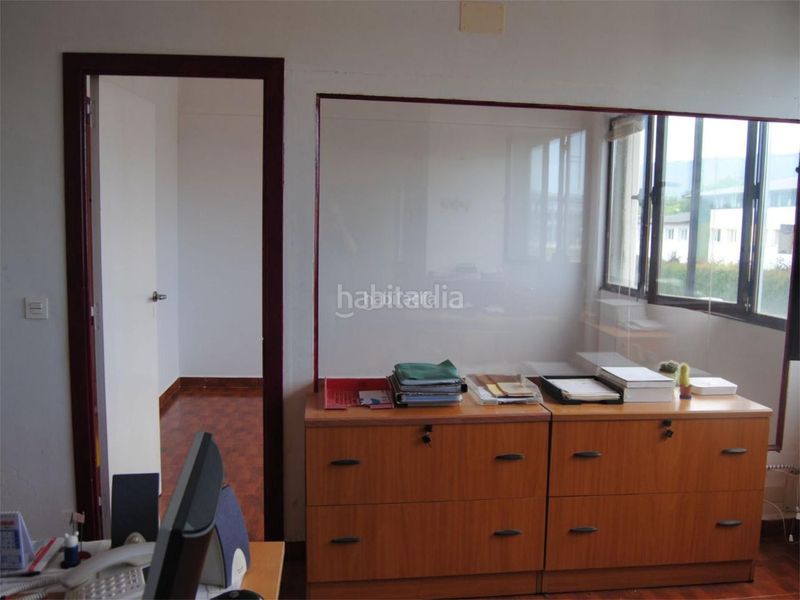 Foto 2bd131bd-6889-493f-a233-caae1b38a813. Rent office space in poligono de morero 11 in Astillero (El)