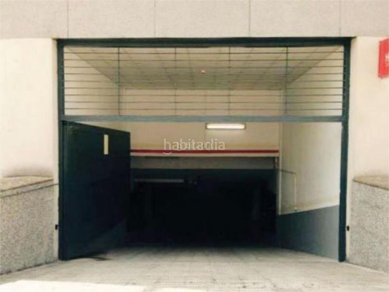 Foto c1afc233-a5b1-4bc0-abf1-f1784d212d6f. Alquiler parking coche en calle manufactura 2 Pisa / calle manufactura en Mairena del Aljarafe