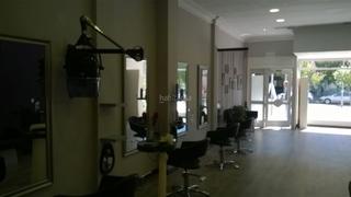 Miete Geschäftsraum in Carrer de rovellat 18. Traspaso peluqueria y estetica.