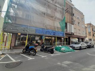 Miete Geschäftsraum in Carrer de sant joan 5. Local totalmente exterior y con edificó reformado