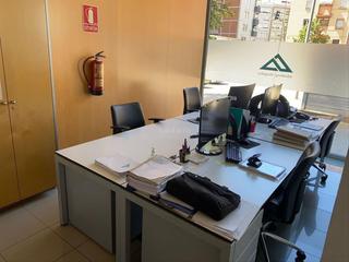 Oficina a Avinguda de josep tarradellas 12. Oficina muy luminosa en venta