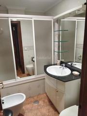 Rent Flat in Calle de luis vives 12. Carmelitas / calle de luis vives