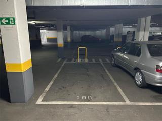 Parking coche en Avenida carlos v 117. Sur - pau 4 / avenida carlos v