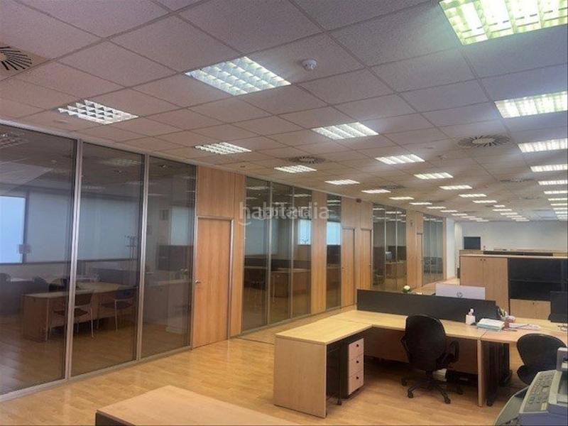 Foto 3f00f2c3-6381-44b1-9f1a-3801b2bc7349. Location bureau dans carrer de suïssa 9 dans Montigalà Badalona