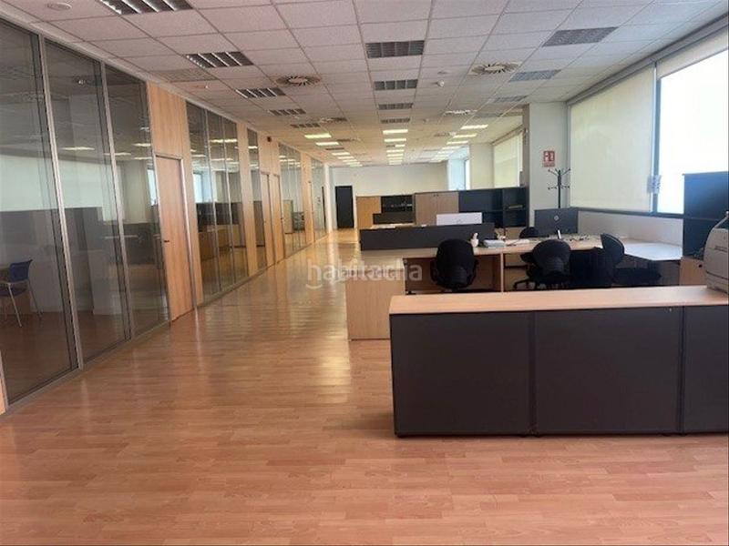 Foto 251fe41c-b033-41f9-8934-4a6251b2a445. Miete büro in carrer de suïssa 9 in Montigalà Badalona