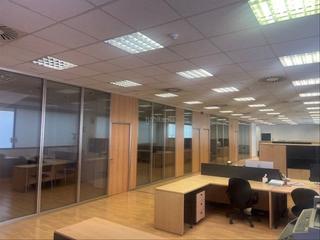Miete Büro in Carrer de suïssa 9. Oficina en alquiler en montigala