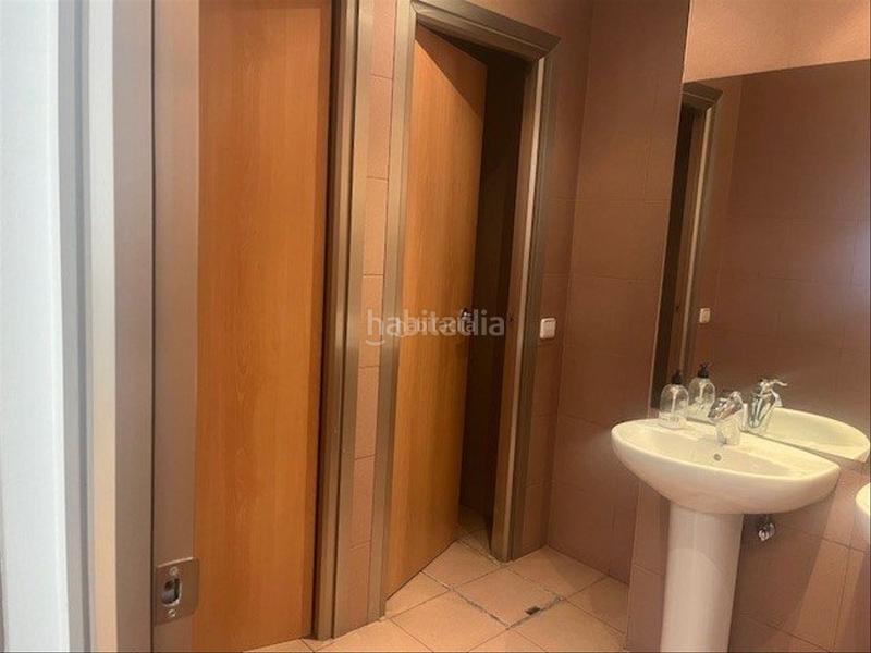Foto 4e425ab6-80d6-40f1-824b-040e149822ea. Miete büro in carrer de suïssa 9 in Montigalà Badalona