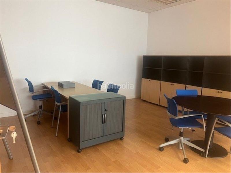 Foto 53b4742b-5136-4d0c-9657-8f4ec11d0c4f. Miete büro in carrer de suïssa 9 in Montigalà Badalona