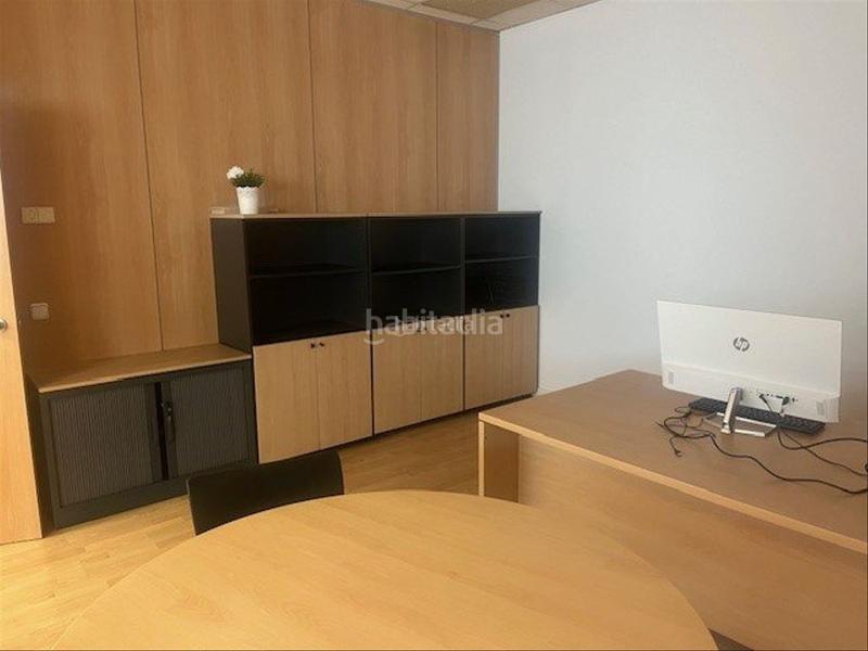 Foto a9d73f63-0afa-42d3-8249-502f68f27cd8. Miete büro in carrer de suïssa 9 in Montigalà Badalona