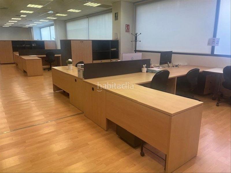 Foto d97d0ea9-2d5d-41f9-8cfb-56204a6d8202. Miete büro in carrer de suïssa 9 in Montigalà Badalona