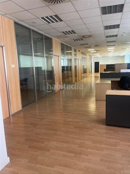 Foto e185cb66-08ba-4b16-8eaa-9b17061ae84d. Miete büro in carrer de suïssa 9 in Montigalà Badalona