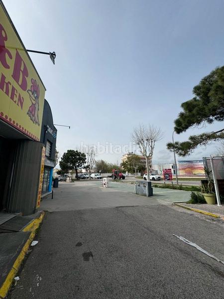 Foto 9d1cb792-79af-474a-96c1-764d48ea9e4d. Rent business premise in carrer Sant Maurici 308 in Empuriabrava