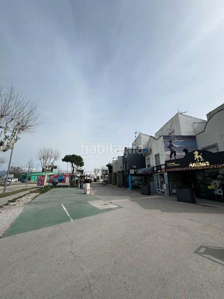 Foto cd1b13e1-ef9f-4d4f-8eb8-73d712959f15. Rent business premise in carrer Sant Maurici 308 in Empuriabrava