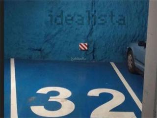 Parking coche en Carrer de martí molins 4. La sagrera / carrer de martí molins