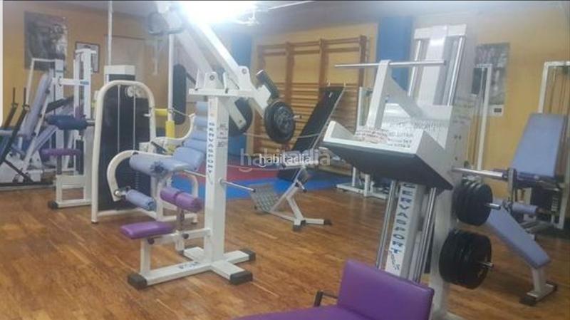 Foto c1d89e50-1bae-4368-aa41-af4ad80ab5bf. Local comercial en carrer del torrent d'en grau 42 gimnasio en traspaso en Badalona