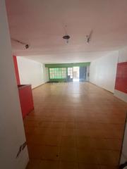 Lloguer Local Comercial a Carrer cala d'en simón 9. Local diáfano con trastero y almacen