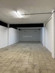 Rent Business premise in Carrer de l'escultor modest gené 20. Alquiler local comercial en llevant, reus
