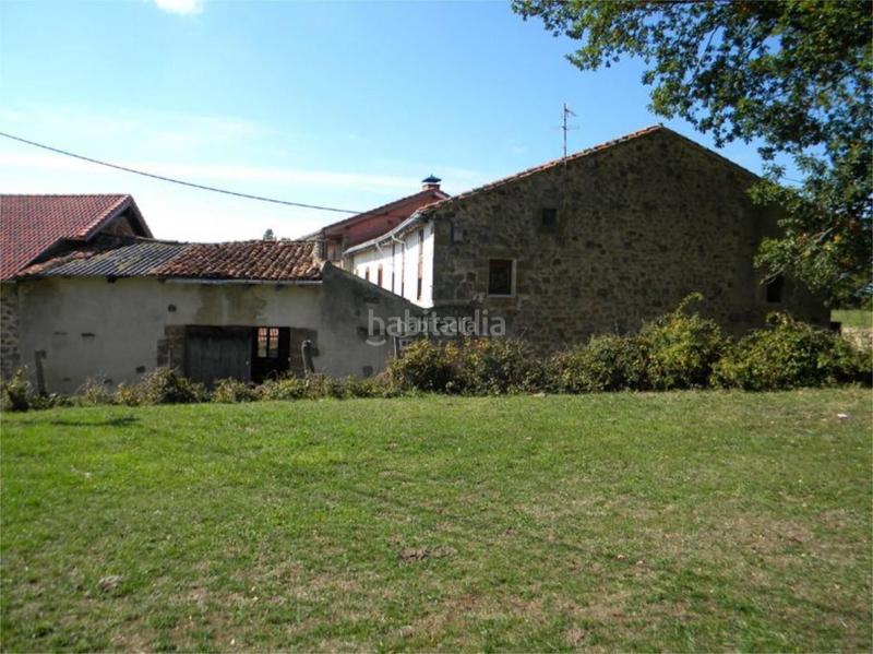 Foto c004a945-7eb3-4a3c-b655-d9b34ffa0aa6. Casa adossada a barrio monegro 3 a Campoo de Yuso