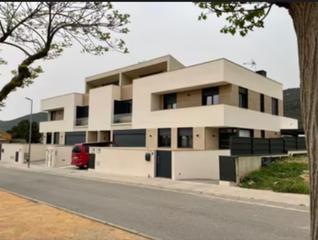 Semi detached house in Rambla dels gegants 20. Obra nueva montblanc-maxima eficiencia energética