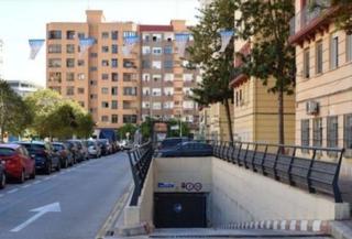 Aparcament cotxe a Carrer de l'enginyer rafael janini 28. Plaza parking coche