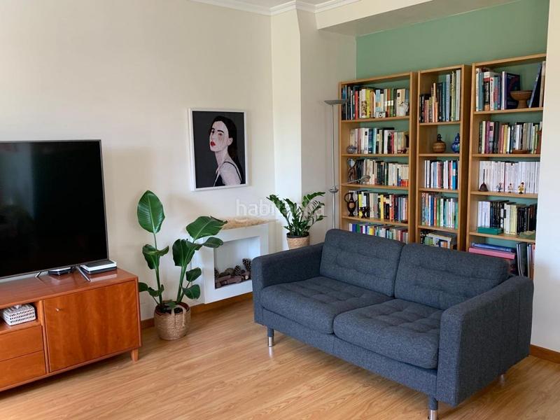 Foto 42bff62f-1e13-4edf-be91-08cac3605b89. Casa aparellada a rúa do lodeiro 9 a Bertamirans Ames