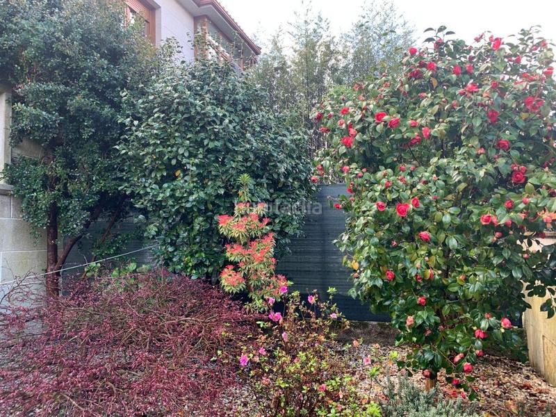 Foto ef1c2dfb-98eb-44ad-a9ae-e2f59ce992d7. Casa aparellada a rúa do lodeiro 9 a Bertamirans Ames