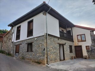 Chalet en venta en aller. gran casa típica asturia