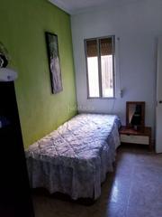 Rent House in Avenida de san fermín 43. Alquiler de habitación para chico