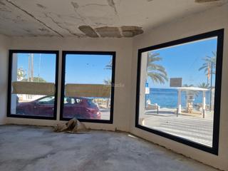 Lloguer Local Comercial a Carrer bruc 51. Local en alquiler primera línea de mar