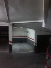 Rent Car parking in Carrer de regàs 14. Plaza de aparcamiento de coche, tipo box