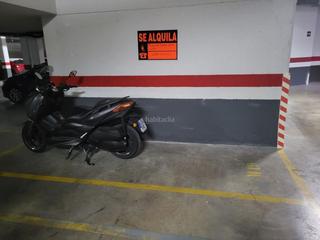 Lloguer Aparcament cotxe a Avinguda sant onofre 2a. Para moto grande o dos medianas