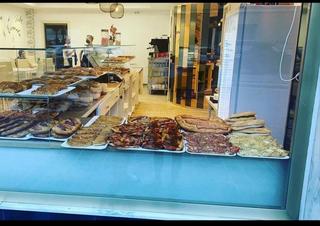 Lloguer Local Comercial a Avinguda de ferrran el catòlic 11. Horno cafeteria en pleno funcionamiento
