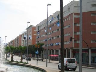 Lloguer Local Comercial a Avenida al-nasir 23. Local muy bien situado
