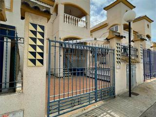 Casa adossada a Avinguda del país valencià 11. Pueblo / avinguda del país valencià