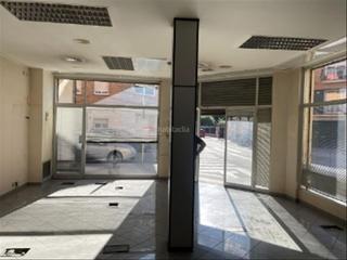 Business premise in Carrer arpelles 20. Local esquinero en venta en la calle arpelles