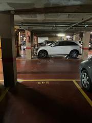 Miete Autoparkplatz in Carrer de rosa sensat 36. Alquiler de garaje en la vila olímpica
