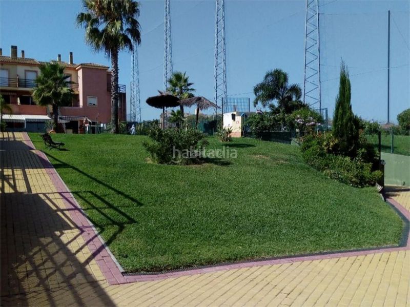 Foto e016c9d3-1c9a-4a0c-892e-c3eaccd9d1b4. Rent semi detached house in avenida de las cumbres 31 in Islantilla