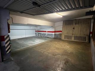 Rent Car parking in Carrer de castanyer 25. Parking doble alquiler