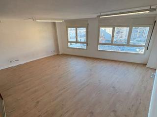 Miete Büro in Carrer bonastruc de porta 24. La teva base per a l’èxit empresarial a girona