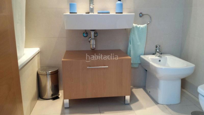 Foto 5b805662-a3c5-465d-b928-3dbfce2bef15. Alquiler apartamento en calle lérida 4 levante en Benidorm