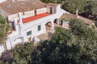 Mas à Carrer de les escoles 13. Autentica  finca nenorquina construida en el s.xix