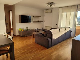 Rent Duplex in Avinguda de tudela 42. Muy buen estado