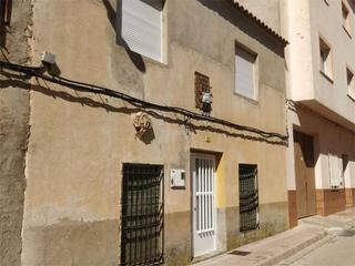 Casa adosada en Calle las cruces 6. Munera / calle las cruces
