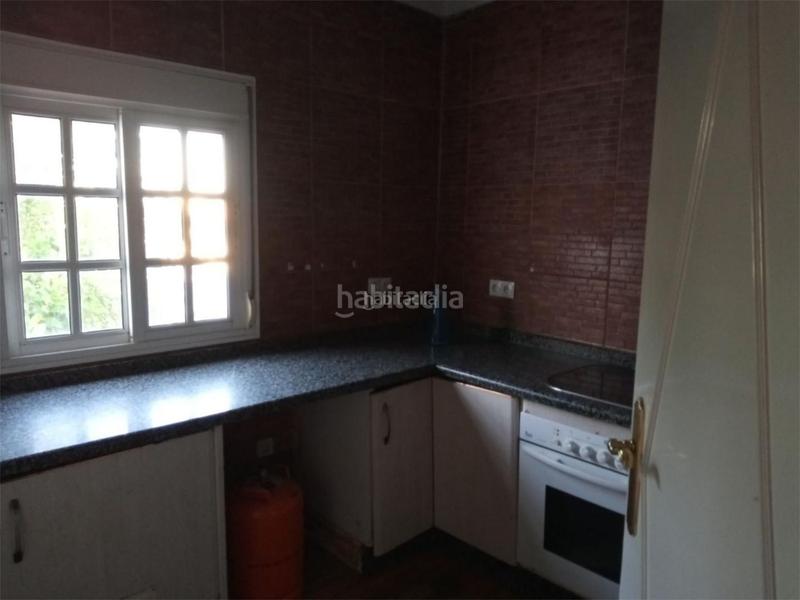 Foto a8165029-c943-4d26-b38f-b5283df6a058. Casa adossada a calle blas infante 32 a Aznalcóllar