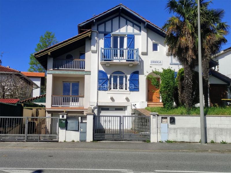 Foto 4aaf1802-2ef1-42aa-a1e1-c40d9ec3e10c. Casa en rue de béhobie 59 a / rue de béhobie en Hendaye